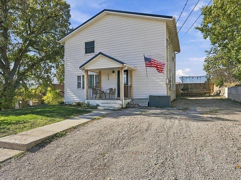 208 6th Ave photo 2