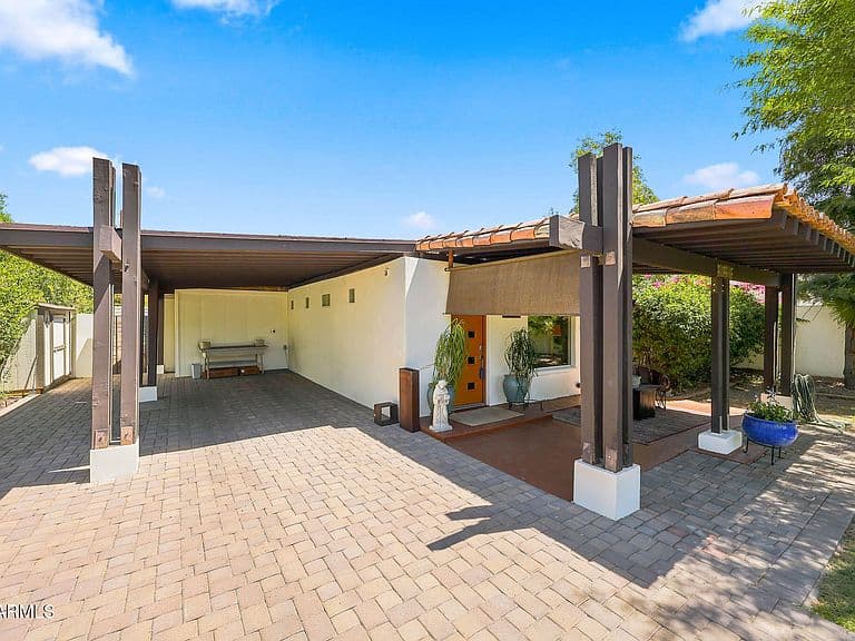 2734 E FLOWER Street photo 1