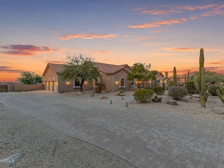19524 W CORTO Lane photo 4