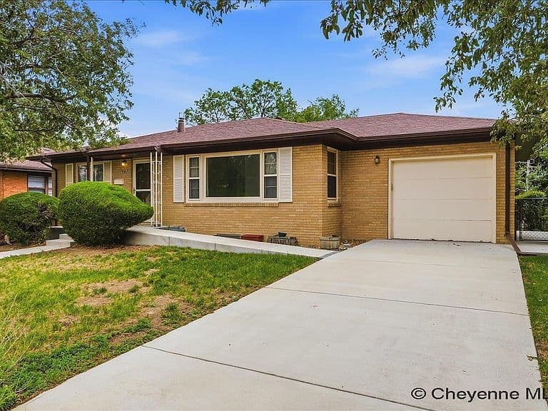 3235 Boxelder Dr photo 1