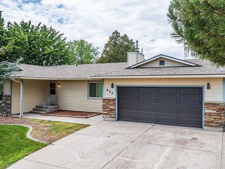 828 Brundage St photo 3