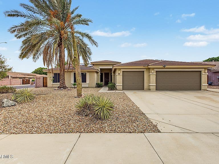 8838 W POTTER Drive photo 5