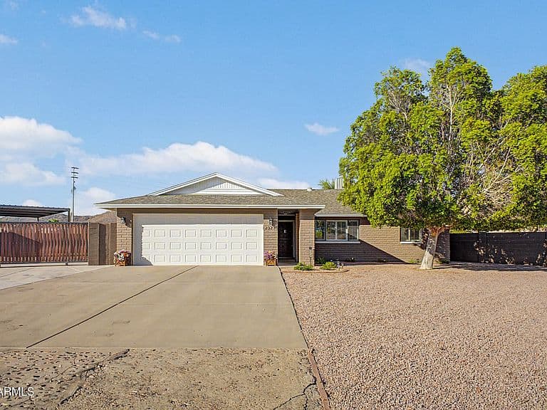 23235 N 89TH Drive photo 4