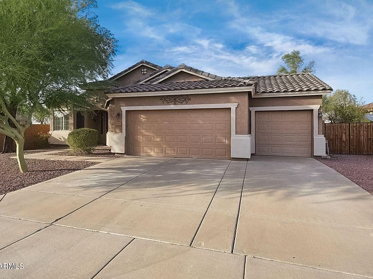 1530 E FONTANA Drive photo 2