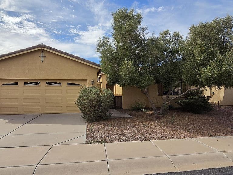 42557 W ABBEY Road photo 1