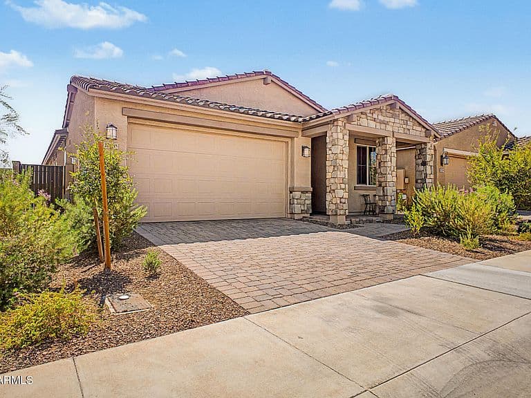 20285 W Roma Avenue photo 1