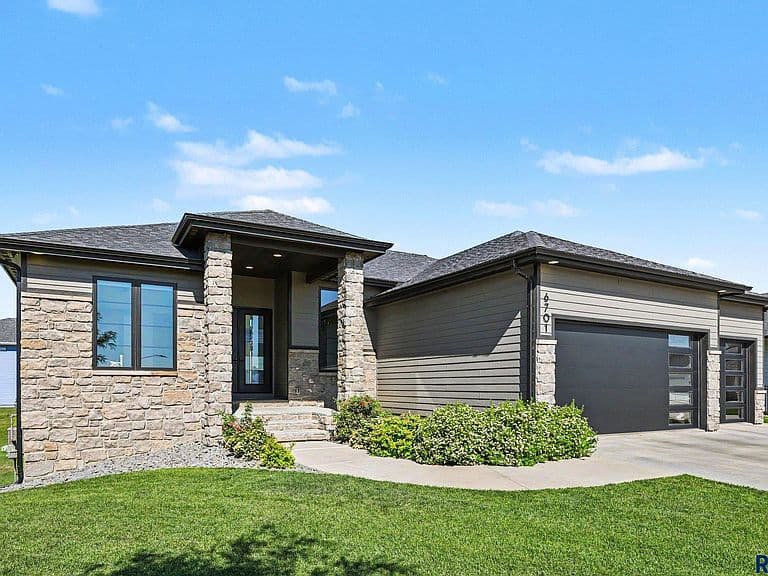 6701 E Spitfire Cir photo 2