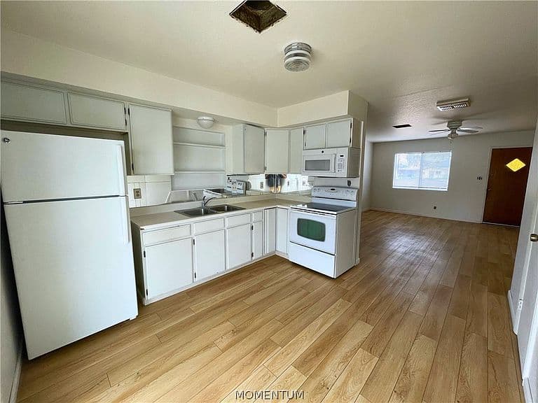 218 Tanglewood Lane photo 5