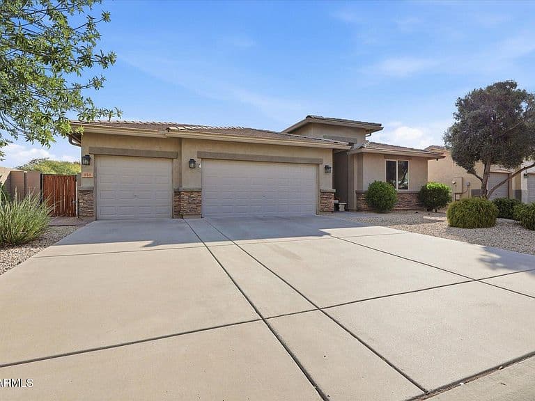 916 W JERSEY Way photo 2