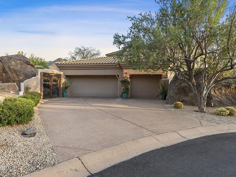 11189 E JUAN TABO Road photo 4