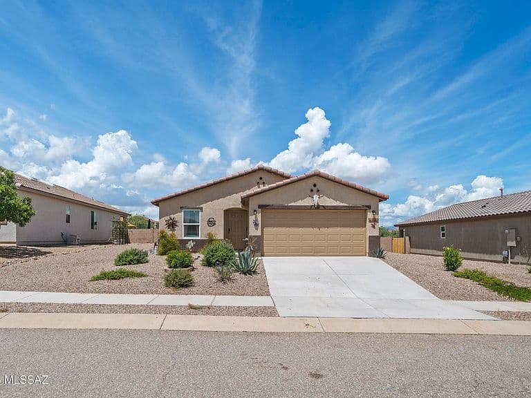 1705 S Moonshadow Dr photo 2