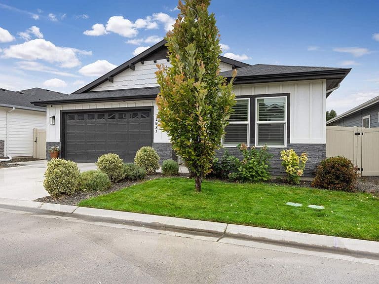 2981 E Diorite St photo 3