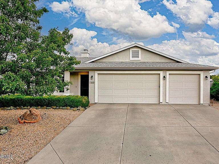 7300 E CONESTOGA Way photo 1
