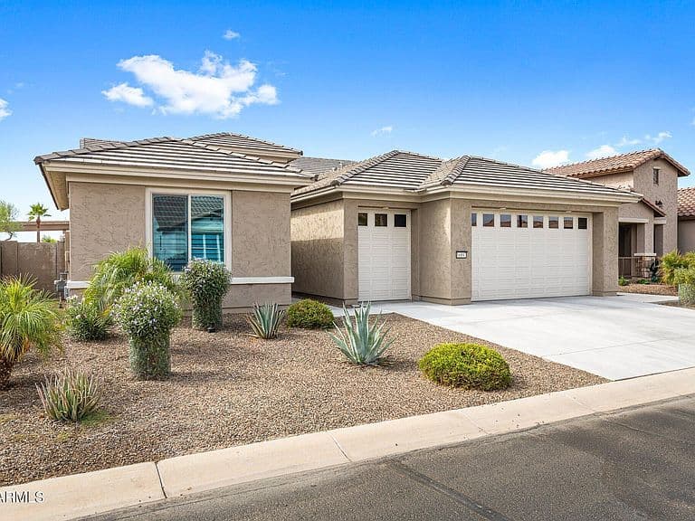 16897 W ALMERIA Road photo 2