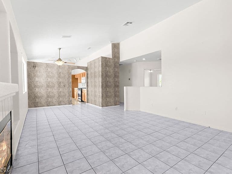 3704 Penedos Dr photo 4
