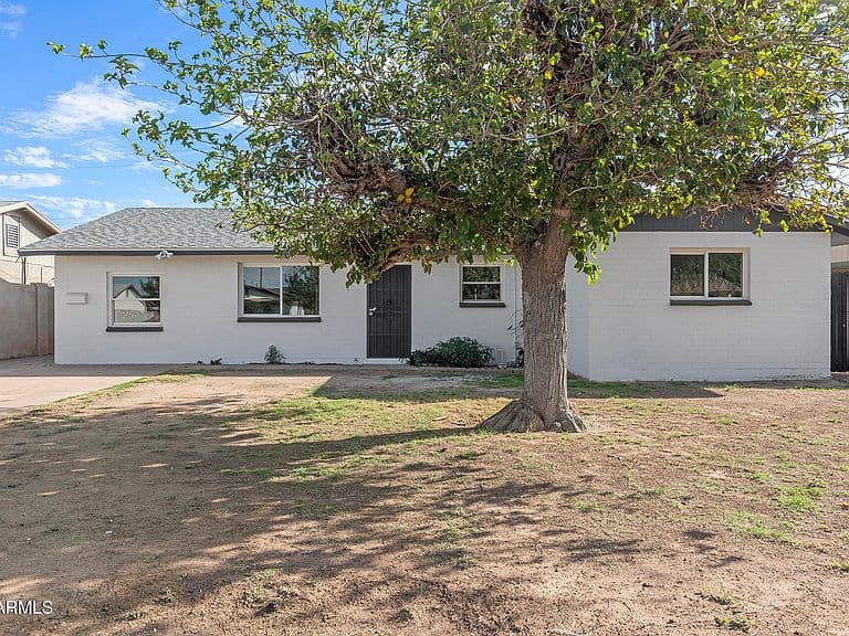 7935 W EARLL Drive photo 2