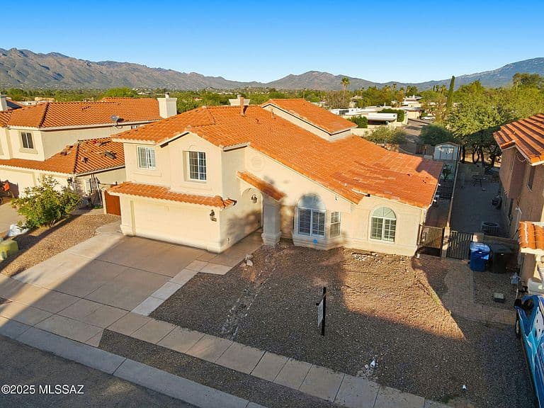 2200 N Hayden Dr photo 3