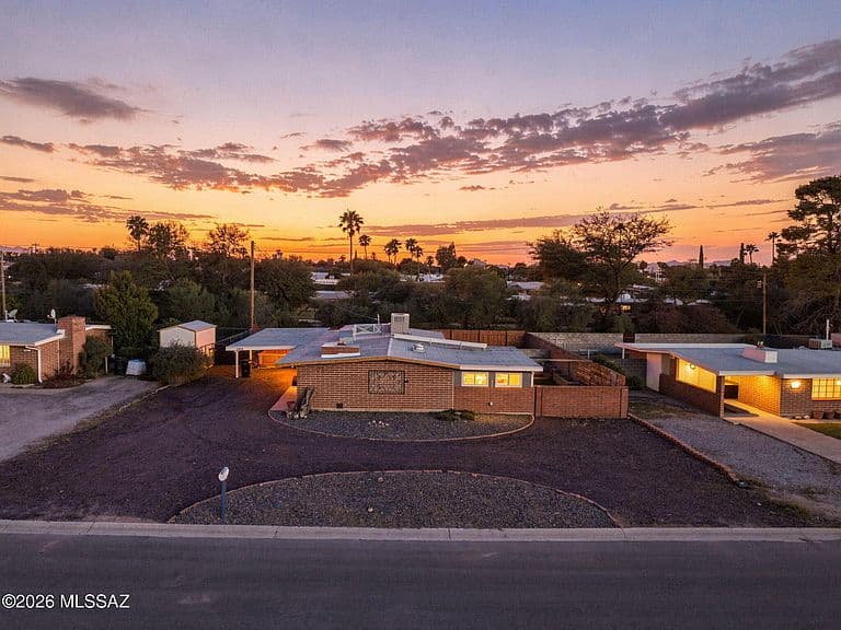 1618 S Avenida Planeta photo 1