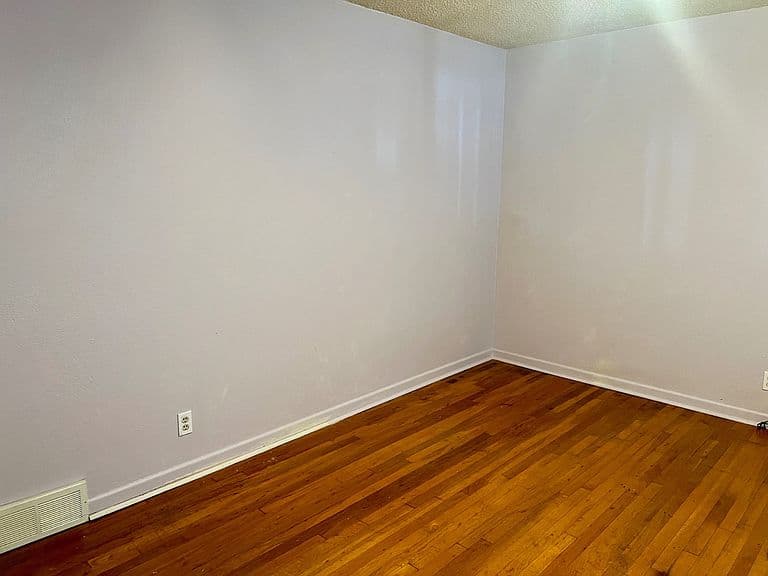 1303 Amoretti St photo 5