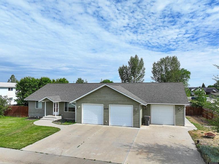 209 Vista Cir photo 2