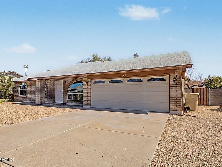 5409 W SELDON Lane photo 3