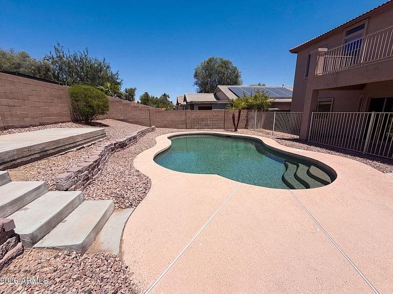 17268 W ELAINE Drive photo 5