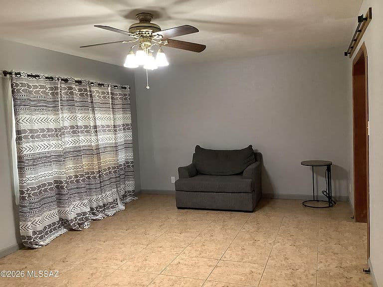 300 N Bowie Ave photo 5