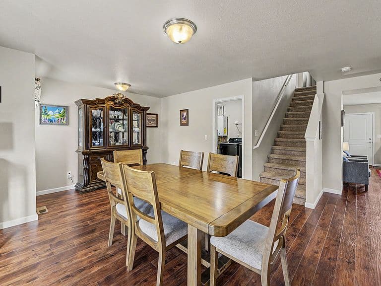 2751 Ryland Ave photo 4