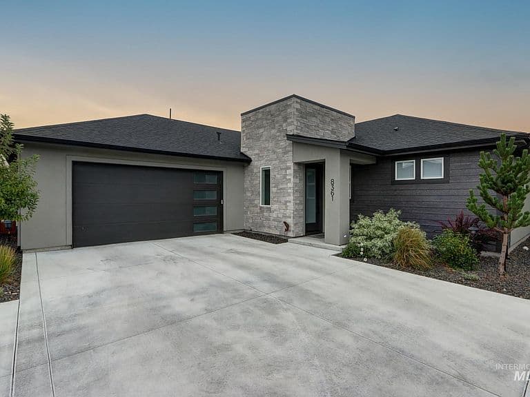 8361 W Meltwater Ln photo 1