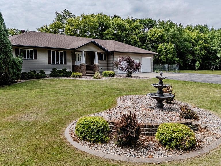 6409 County Road 17 S photo 2