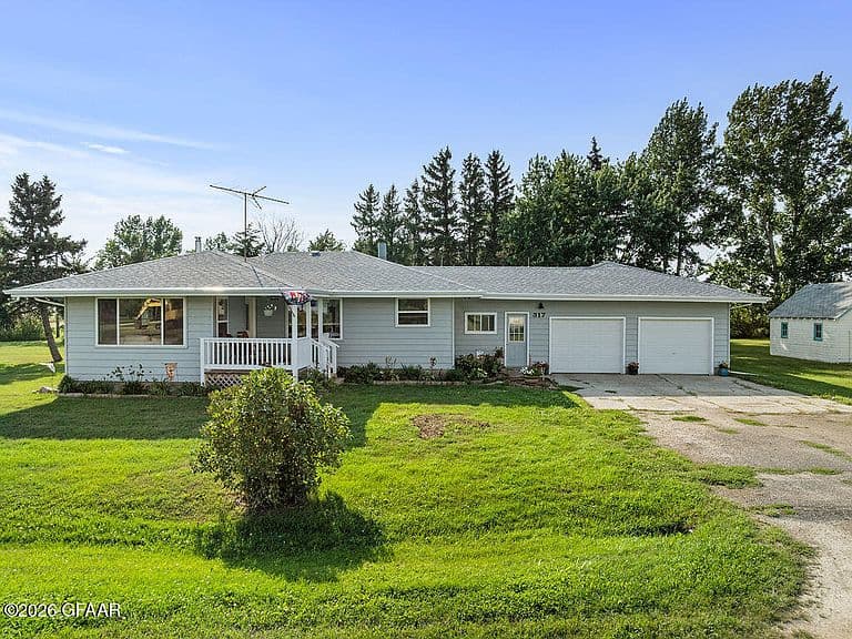 317 Henry St photo 1
