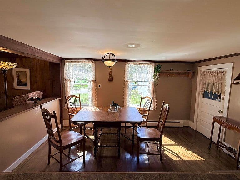 672 Huckle Hill Road photo 4