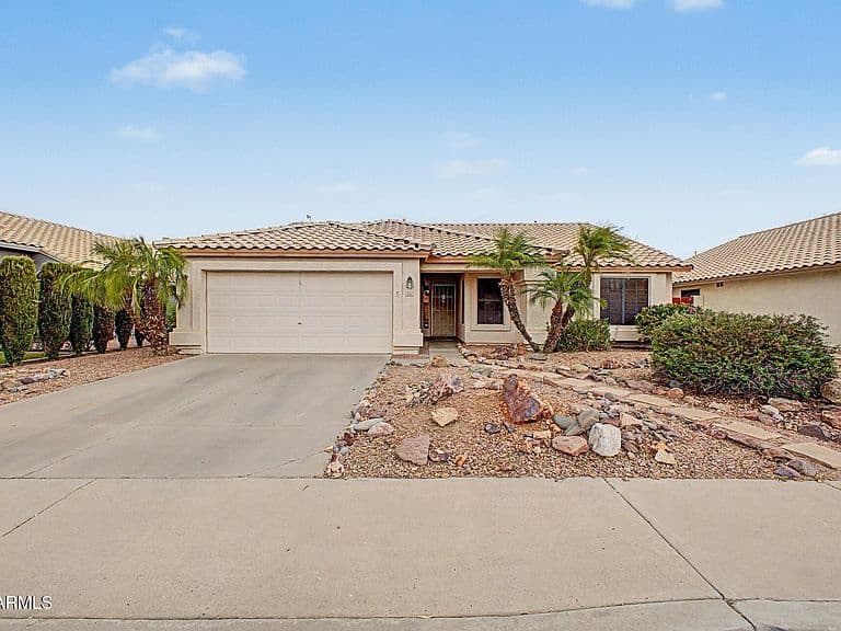 12412 W CAMBRIDGE Avenue photo 2