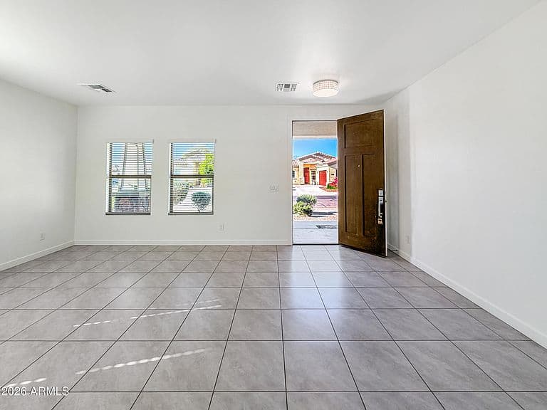 42497 W RAMIREZ Drive photo 3