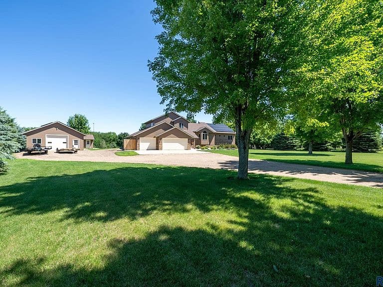 47908 Oak Ridge Pl photo 2