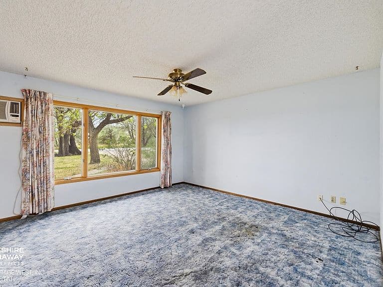 121 Buena Vista Ave photo 4