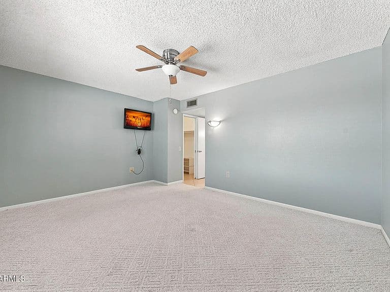 9607 W WILLOWBROOK Drive photo 4