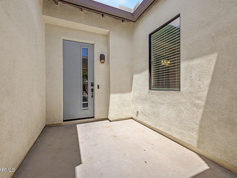 1122 E MONTE Way photo 4