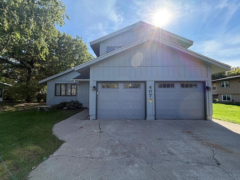 407 Southwood Dr photo 2