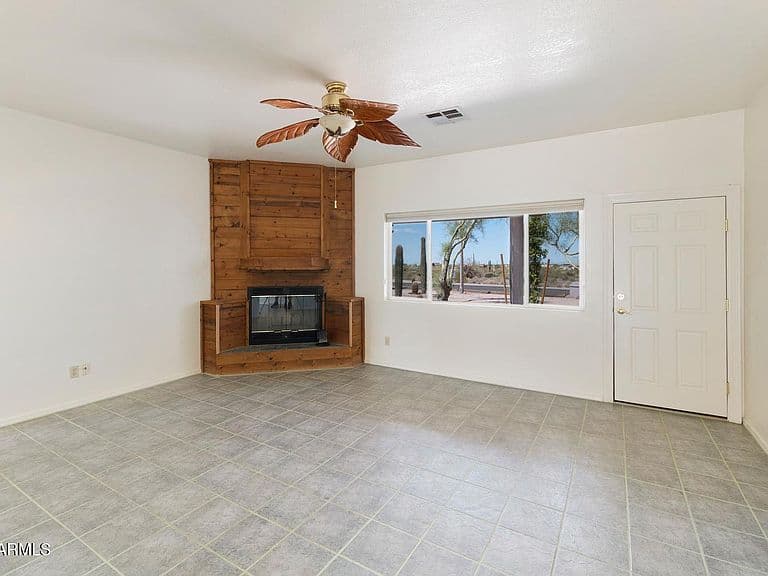 1775 N MOUNTAIN VIEW Road photo 3