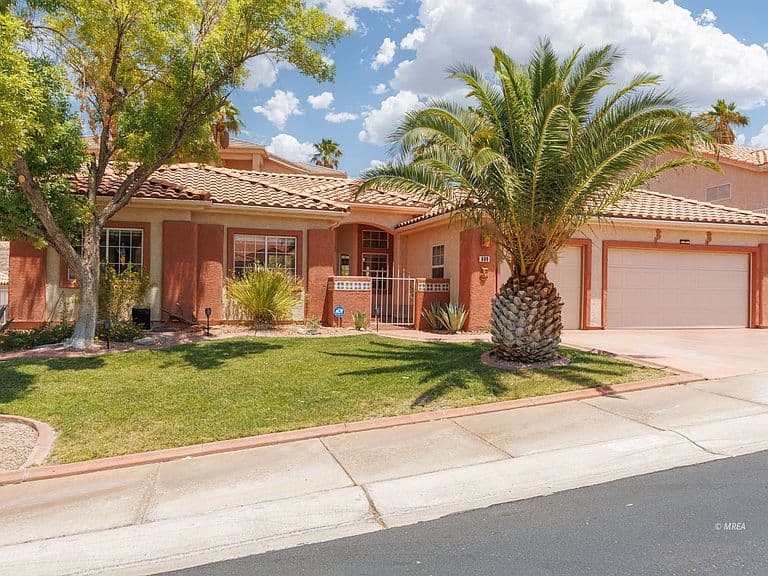 689 Rancho Cir photo 1