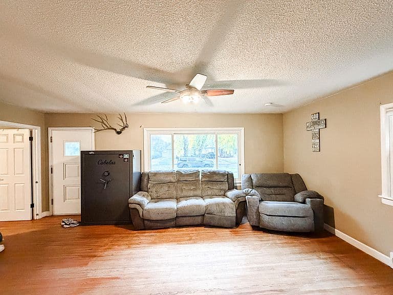 1153 Utah Ave SE photo 5