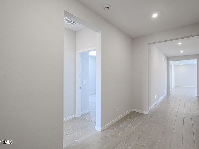 30104 W WINDROSE Drive photo 2
