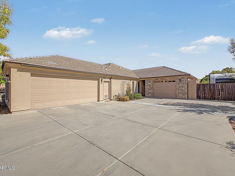 8533 E HALIFAX Circle photo 5