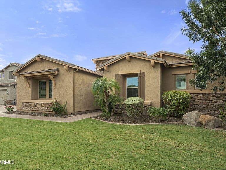3785 E STRAWBERRY Drive photo 4