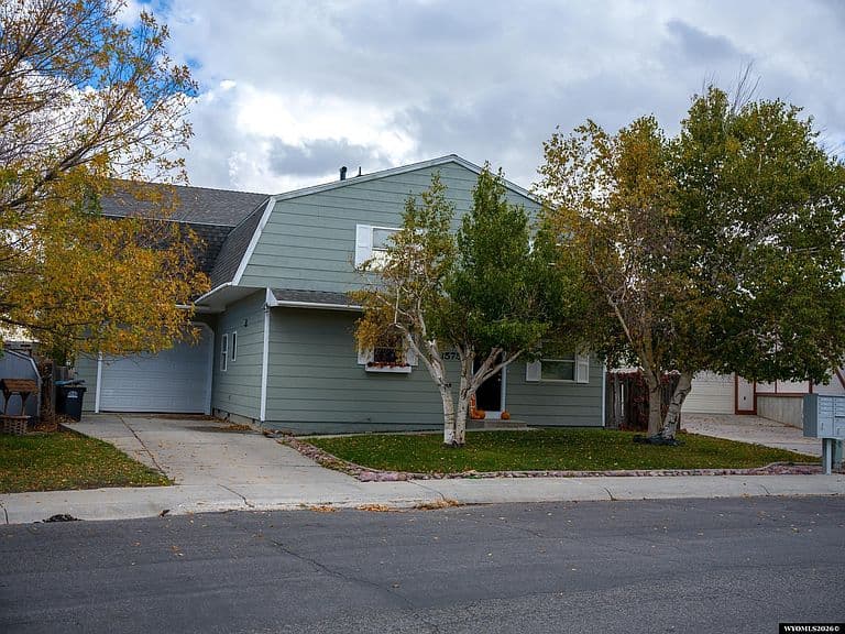 1575 Green River Way photo 2