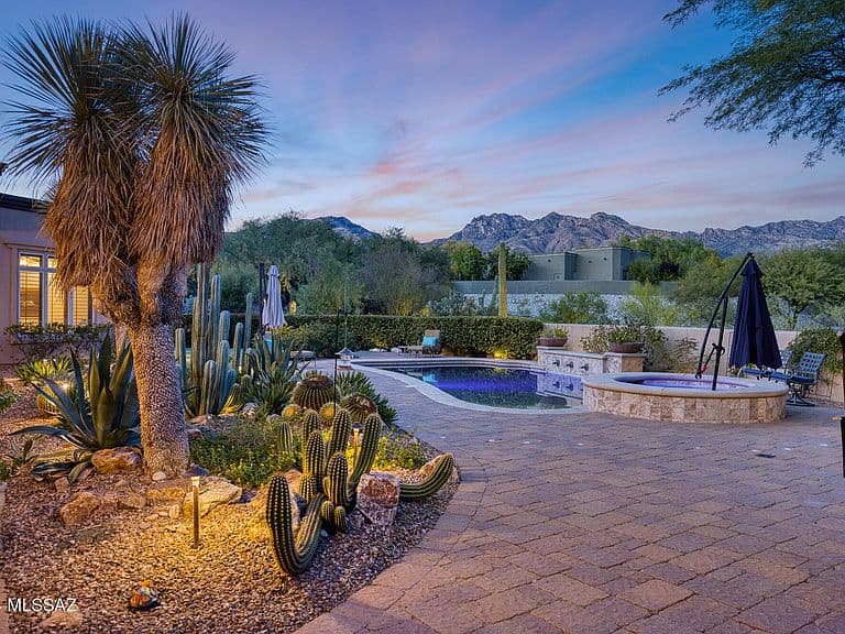 5043 N Marlin Canyon Pl photo 1