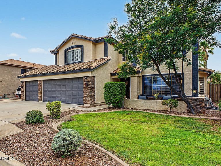 1021 E ROSEBUD Drive photo 3