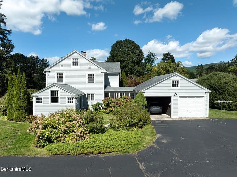 40 Waterman Pl photo 3
