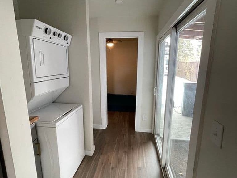 2120 Elm St photo 5